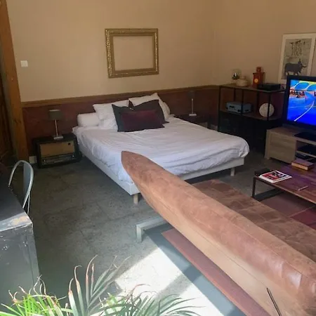 Apartment Centre