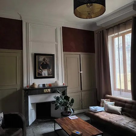 Apartment Centre *